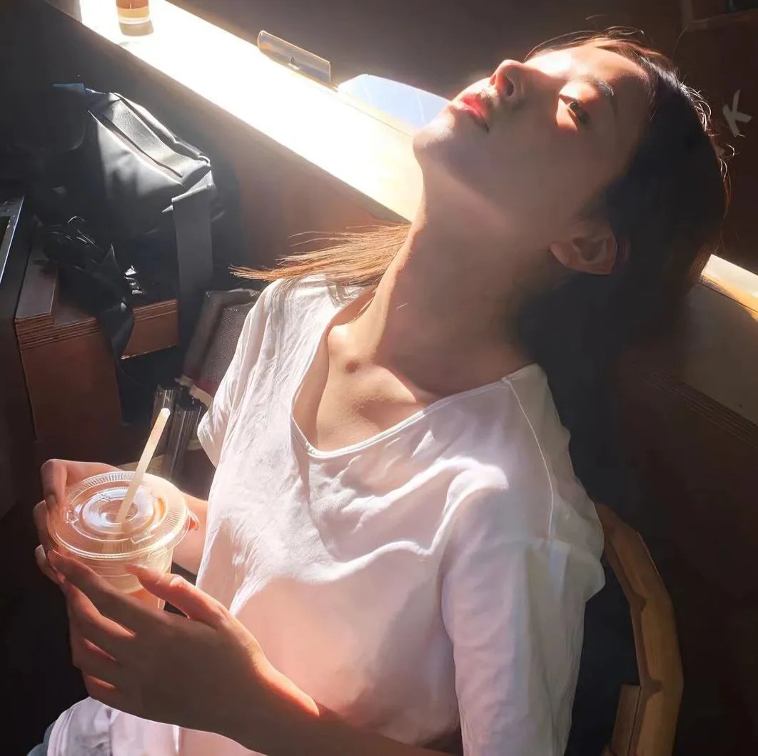 花中寻凶：死亡与鲜花